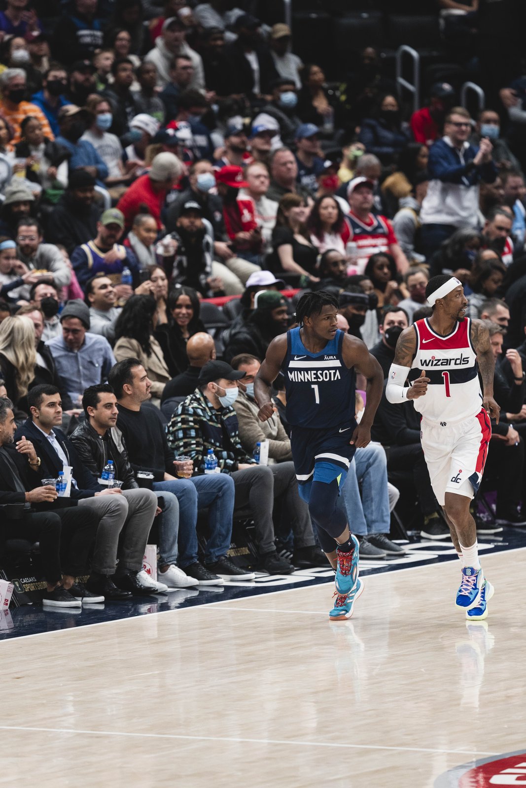 Anthony Edwards driving for the Timberwolves