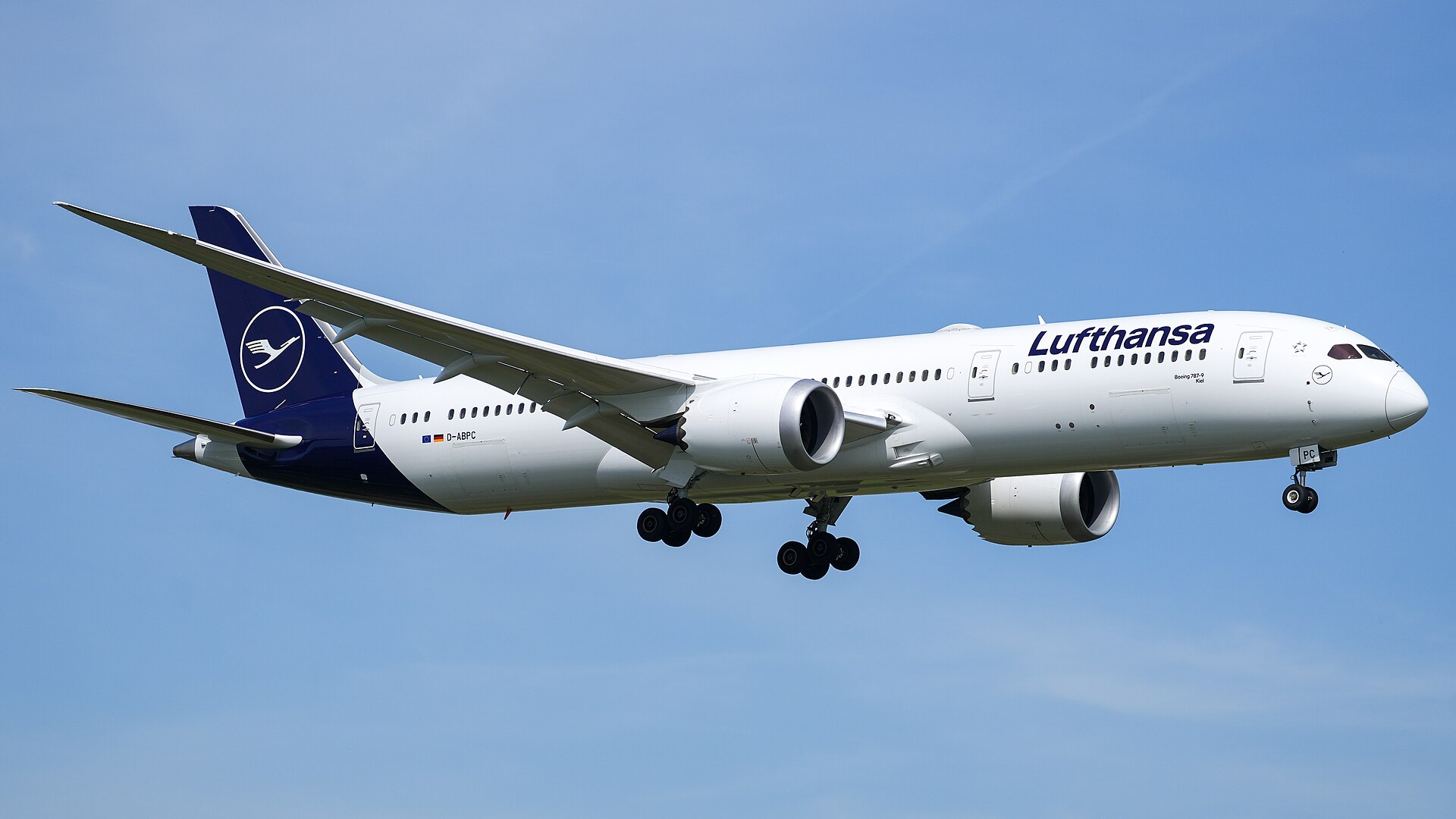 A Boeing 787 Dreamliner