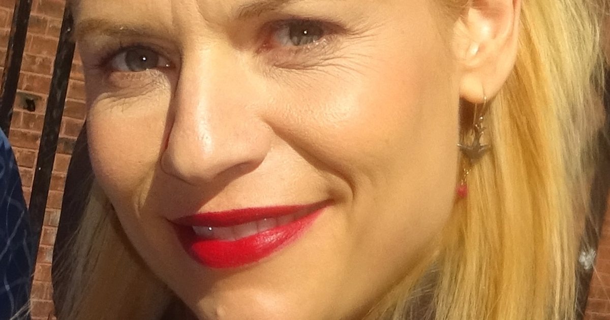 Claire Danes smiling in daylight