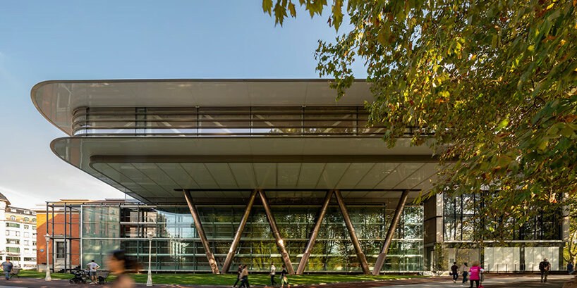 The completed Foster + Partners floating pavilion above the Bilbao Fine Arts Museum, daylight