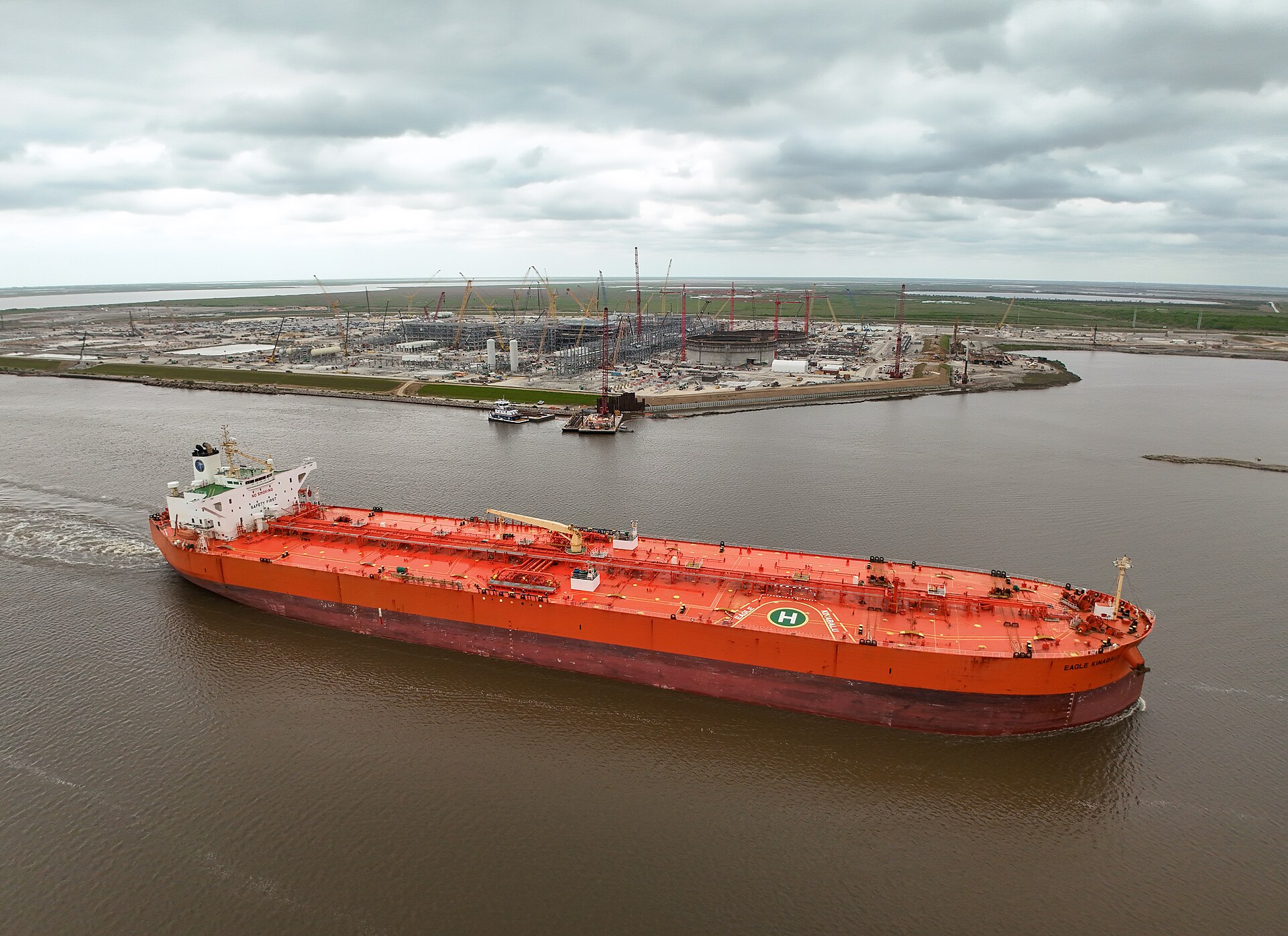 The crude oil tanker Eagle Kinabalu in Port Arthur, Texas, passing a new LNG facility
