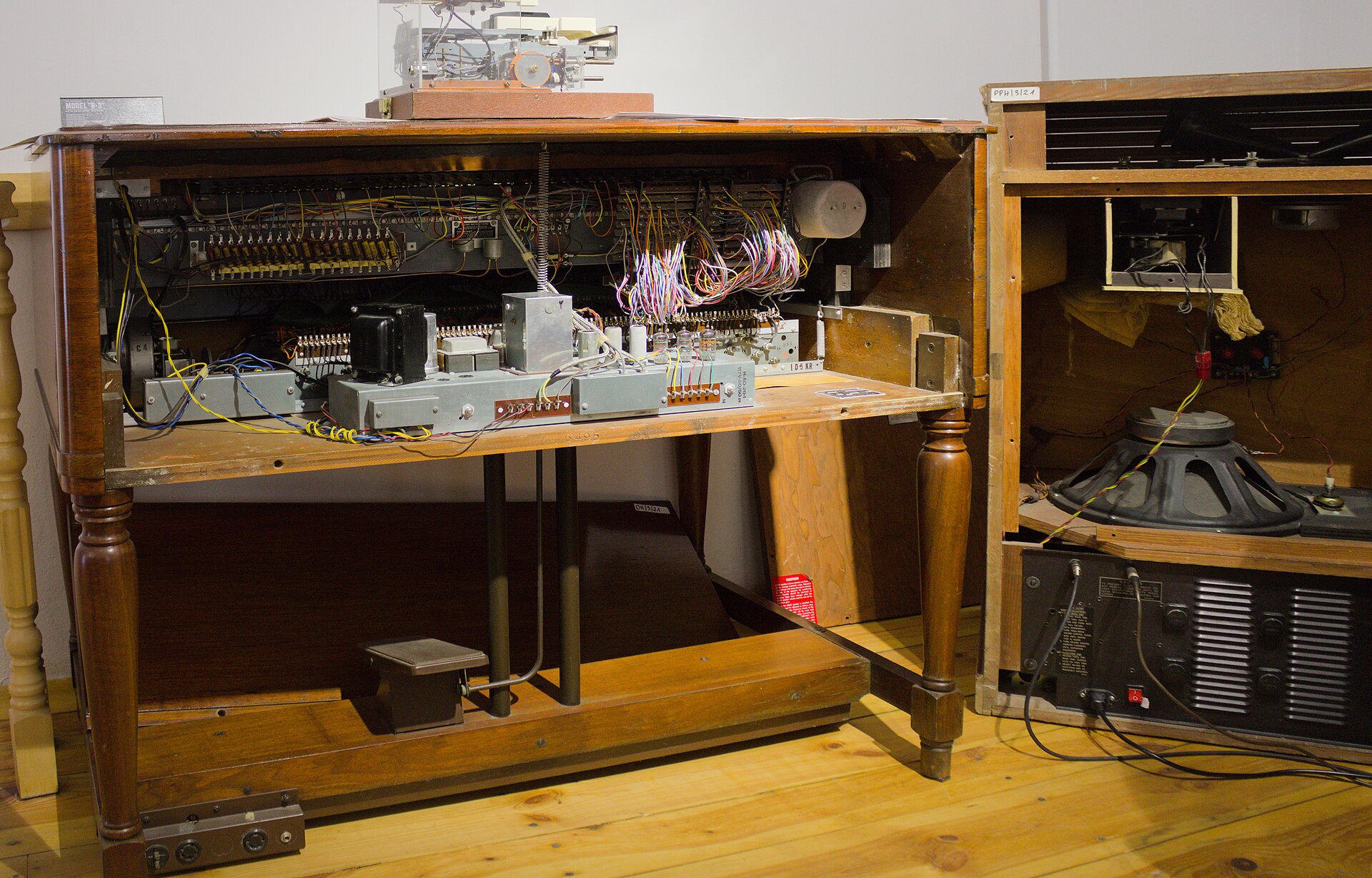A Hammond B-3 organ, one of the 44 instruments Brian Culbertson plays on 'The Midnight Tapes'