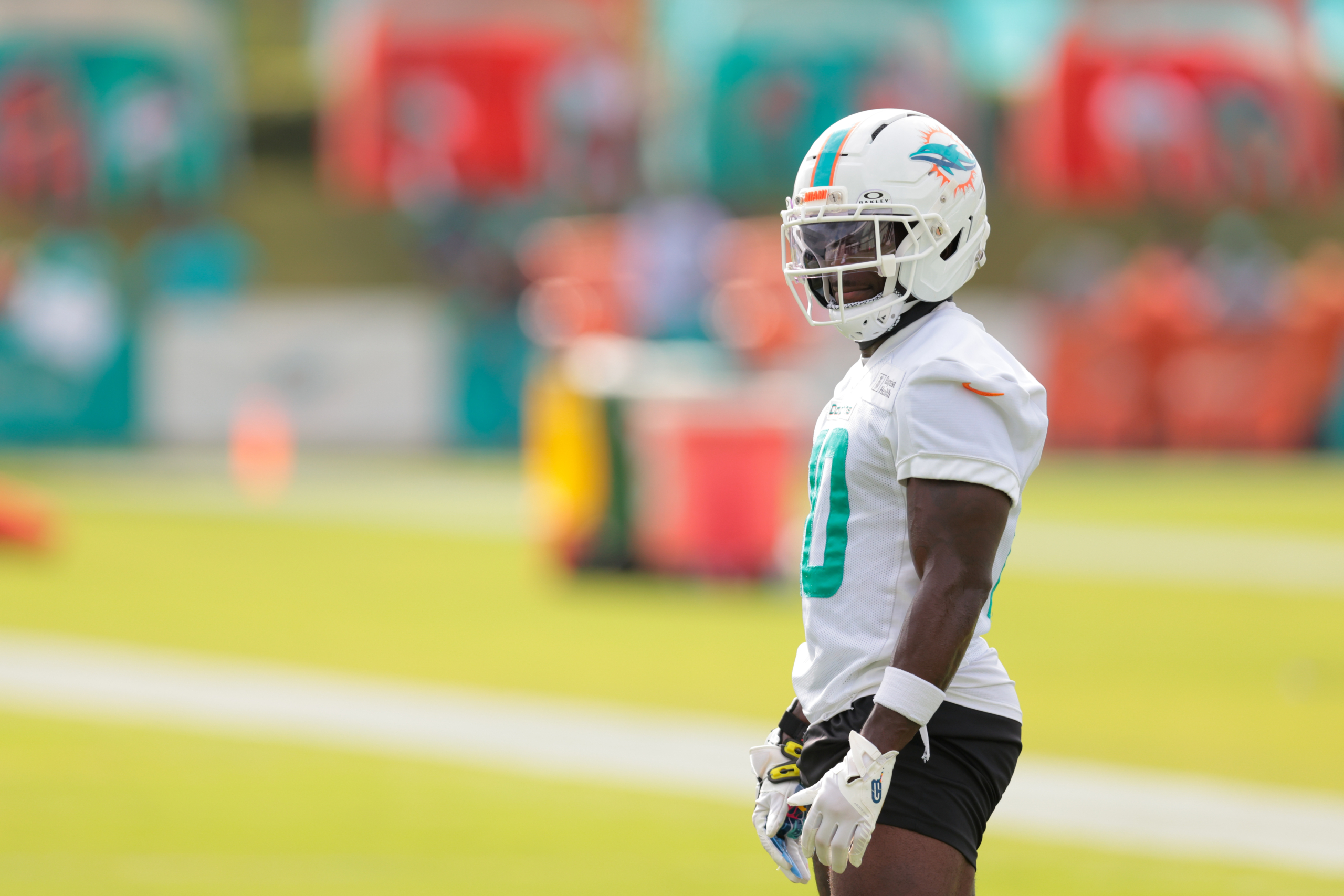 Dolphins Rule Out Rookie Star Caleb Douglas for Second Straight Game