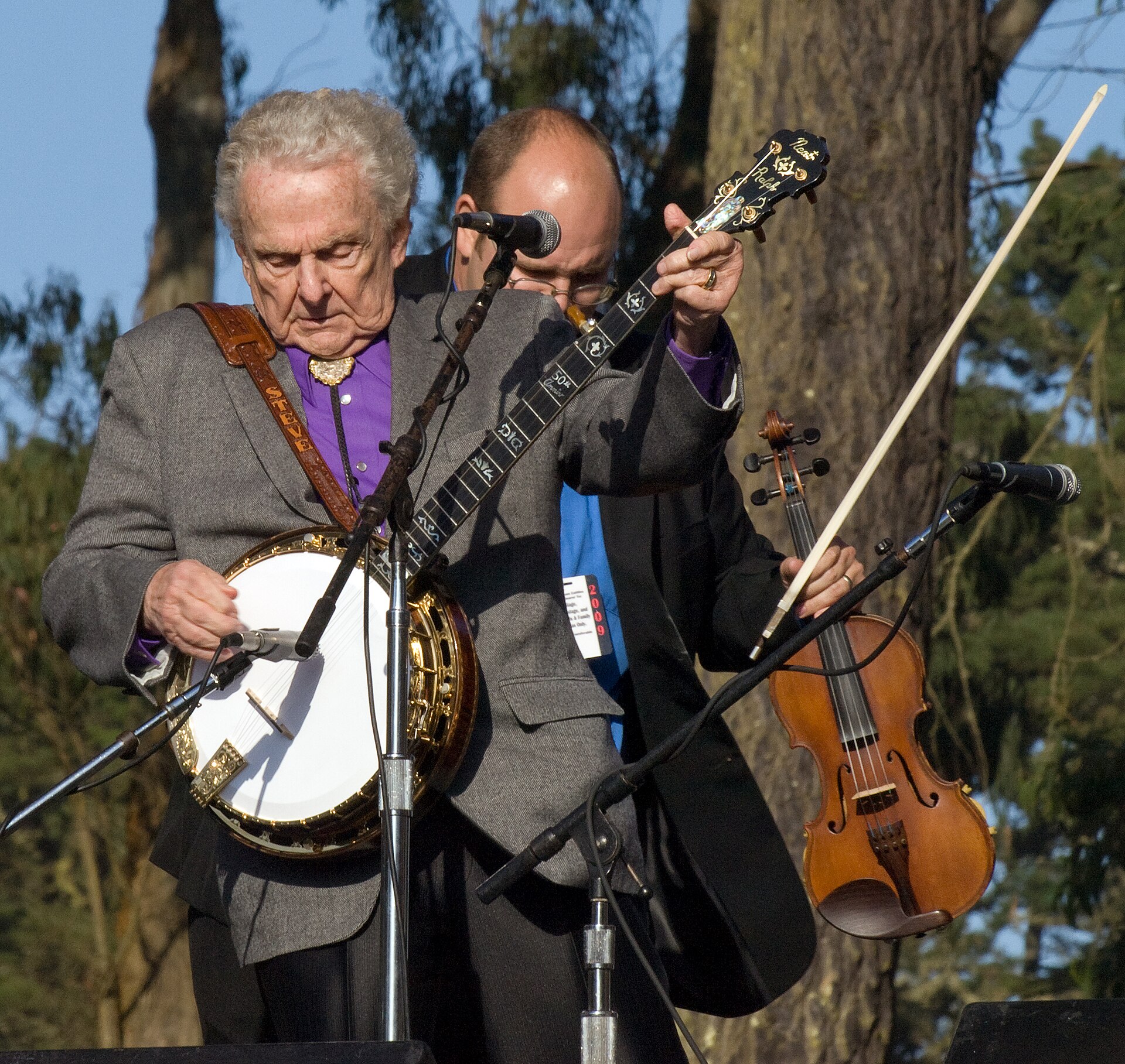 Ralph Stanley playing banjo
