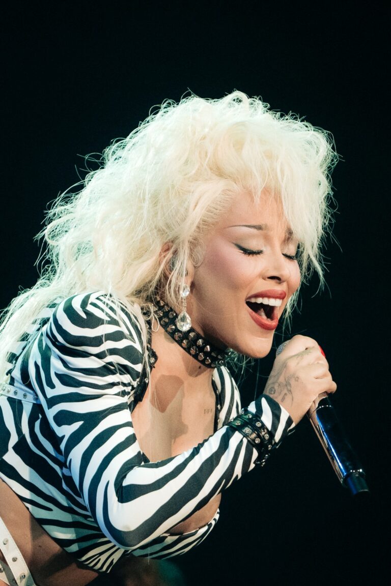 Doja Cat performing on the Tour Ma Vie World Tour