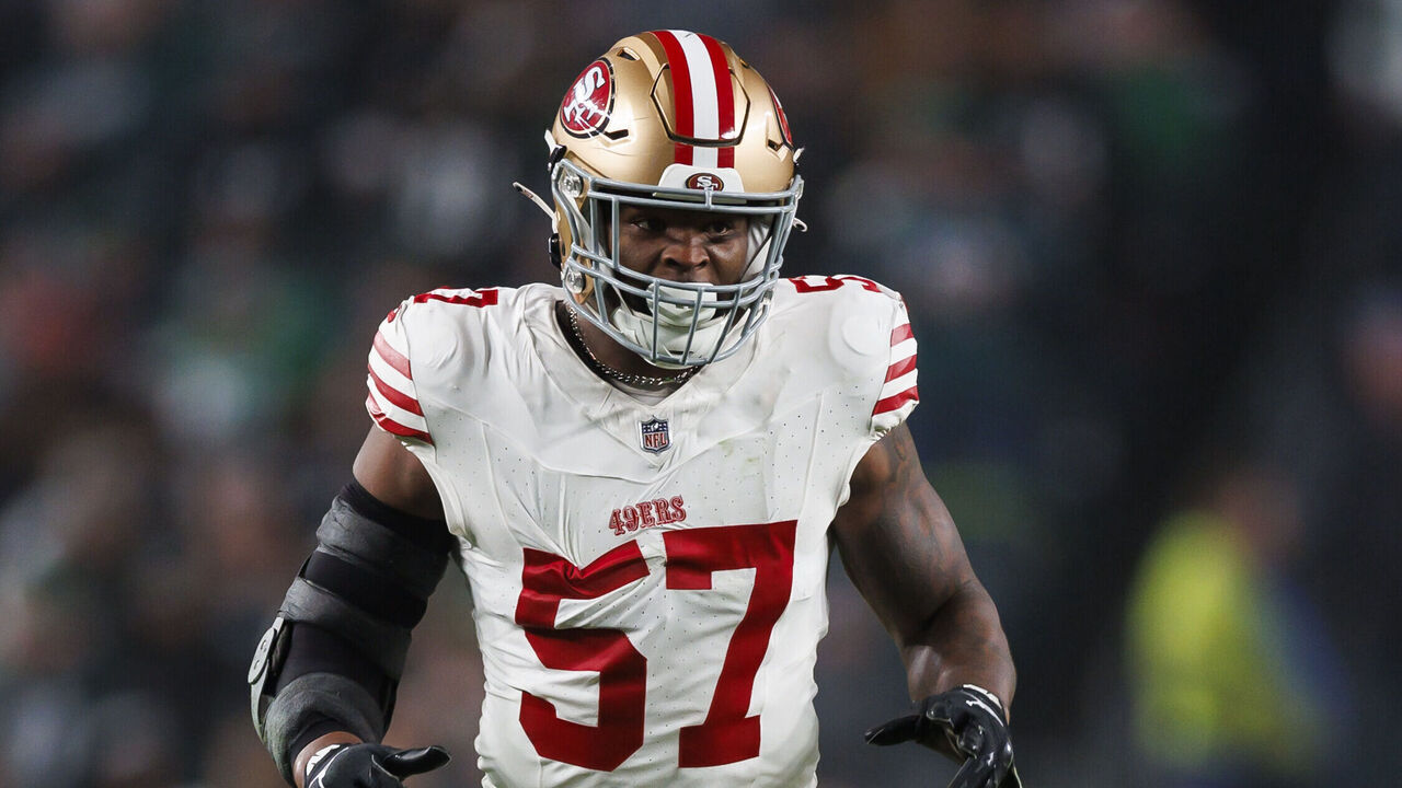 Dre Greenlaw of the San Francisco 49ers