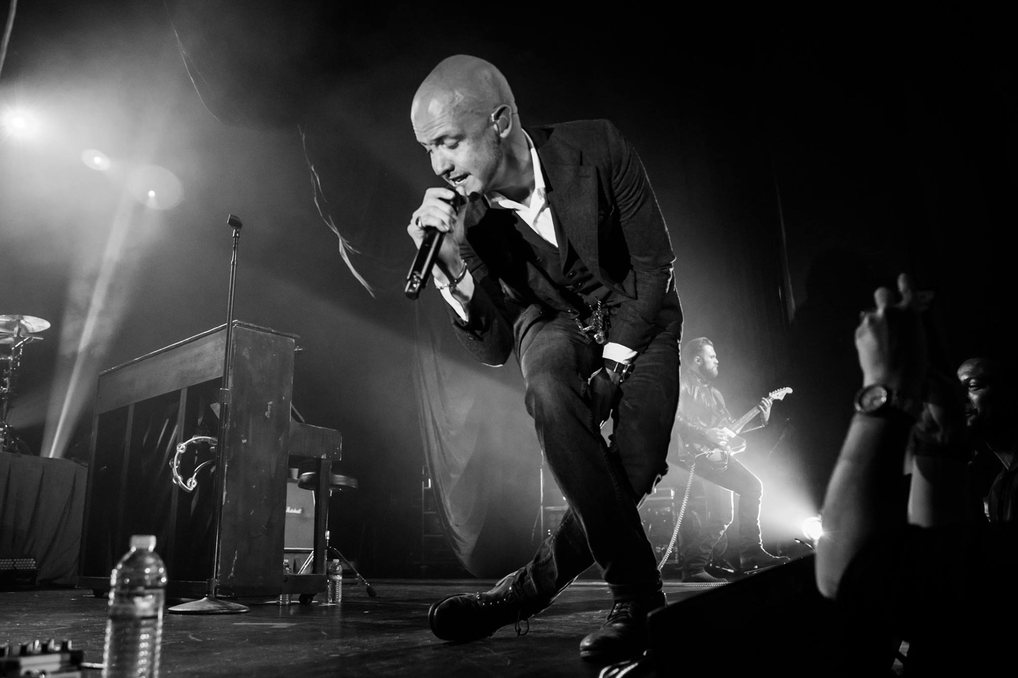 Isaac Slade, the former frontman of The Fray.
