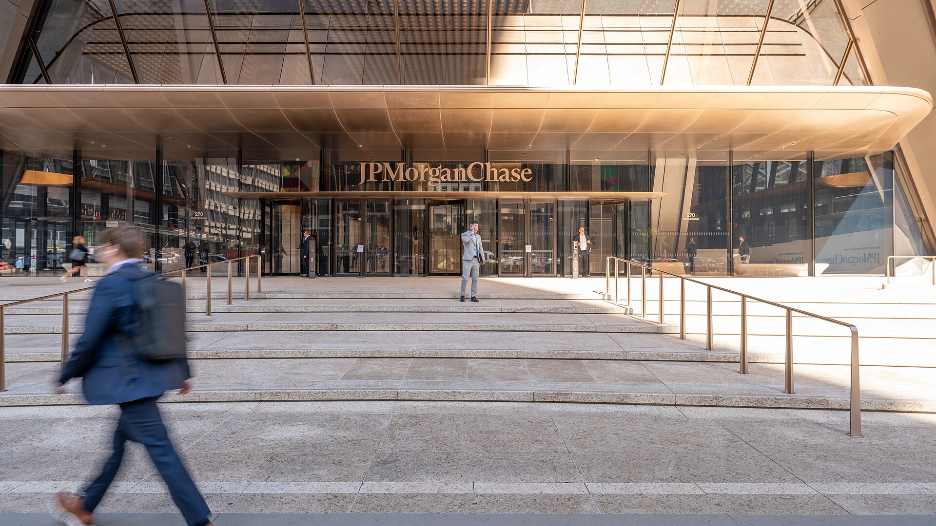 The JPMorgan Chase headquarters tower in New York (file photo)
