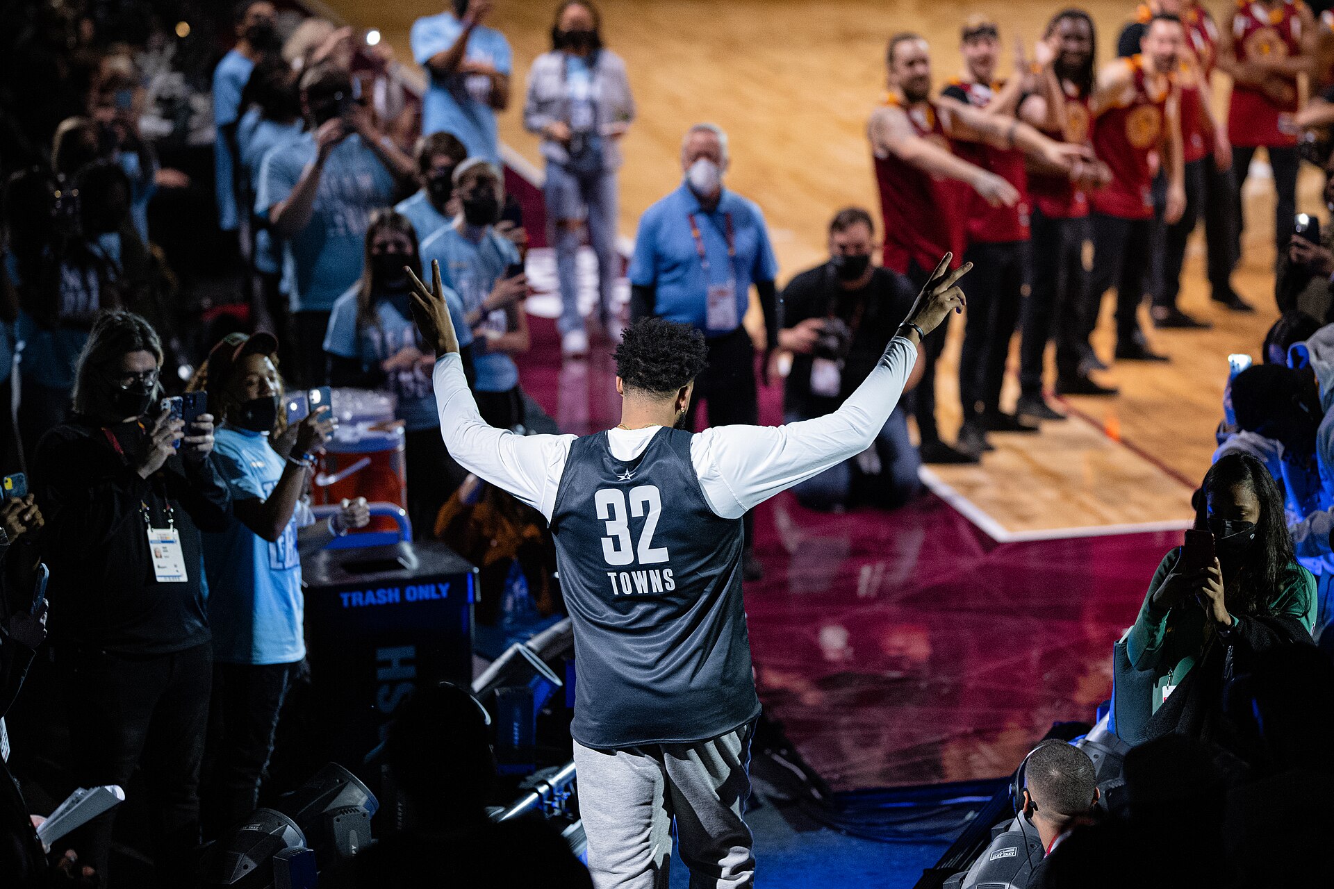 Karl-Anthony Towns shooting at NBA All-Star Weekend (file photo)