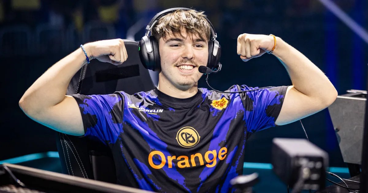 Vatira competing at the Rocket League World Championship 2023