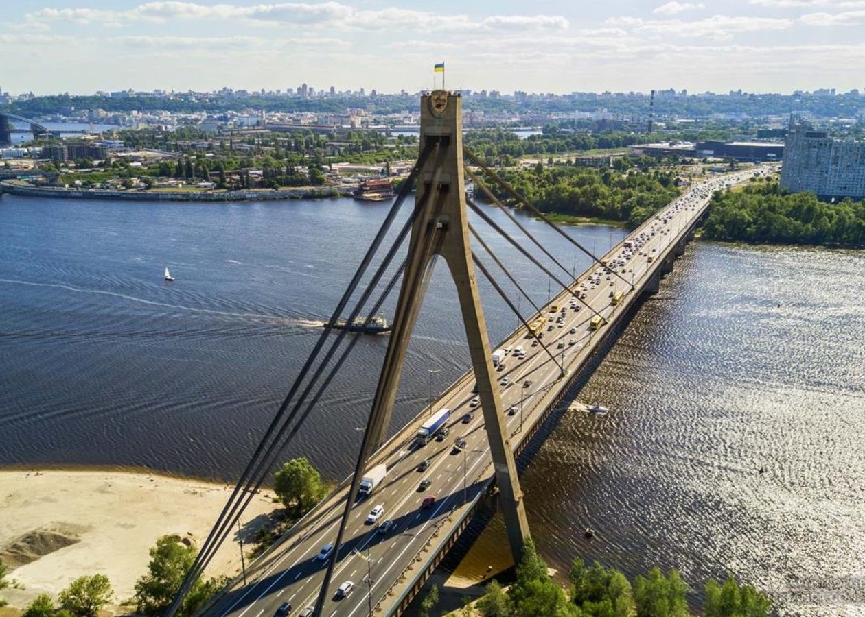 Kyiv northern bridge strike
