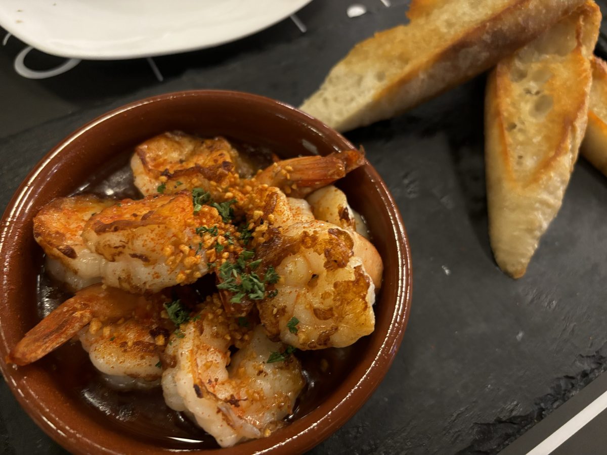 Garlic shrimp. File photo.