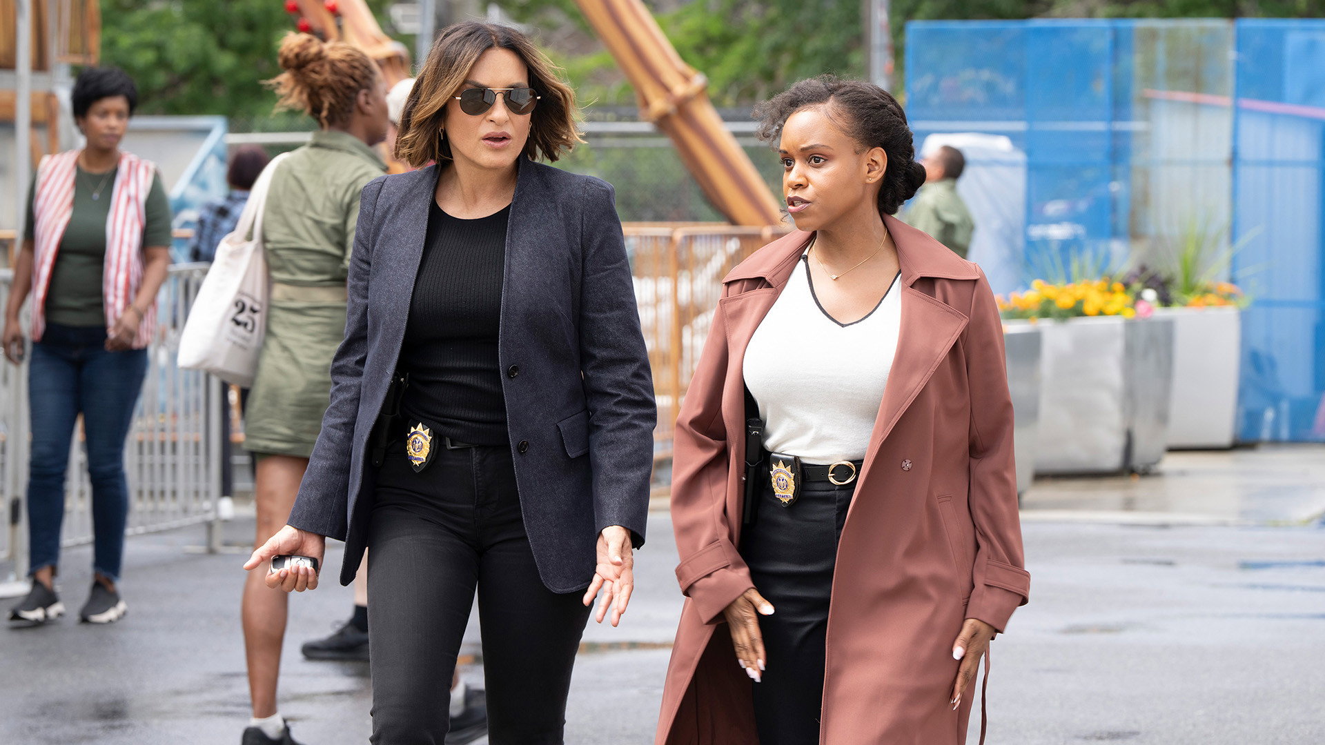 Mariska Hargitay as Captain Olivia Benson and Aimé Donna Kelly as Captain Renee Curry in Law & Order: SVU, 'Arcana'