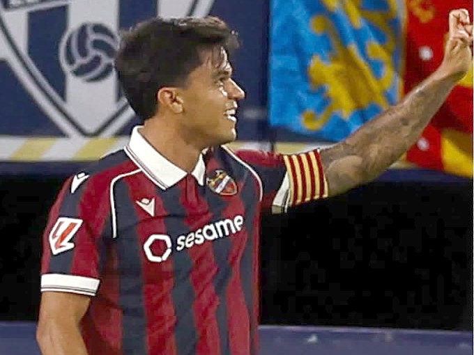 Action from Levante's 3-1 win over Athletic Club at the Ciutat de Valencia, still from the official match highlights
