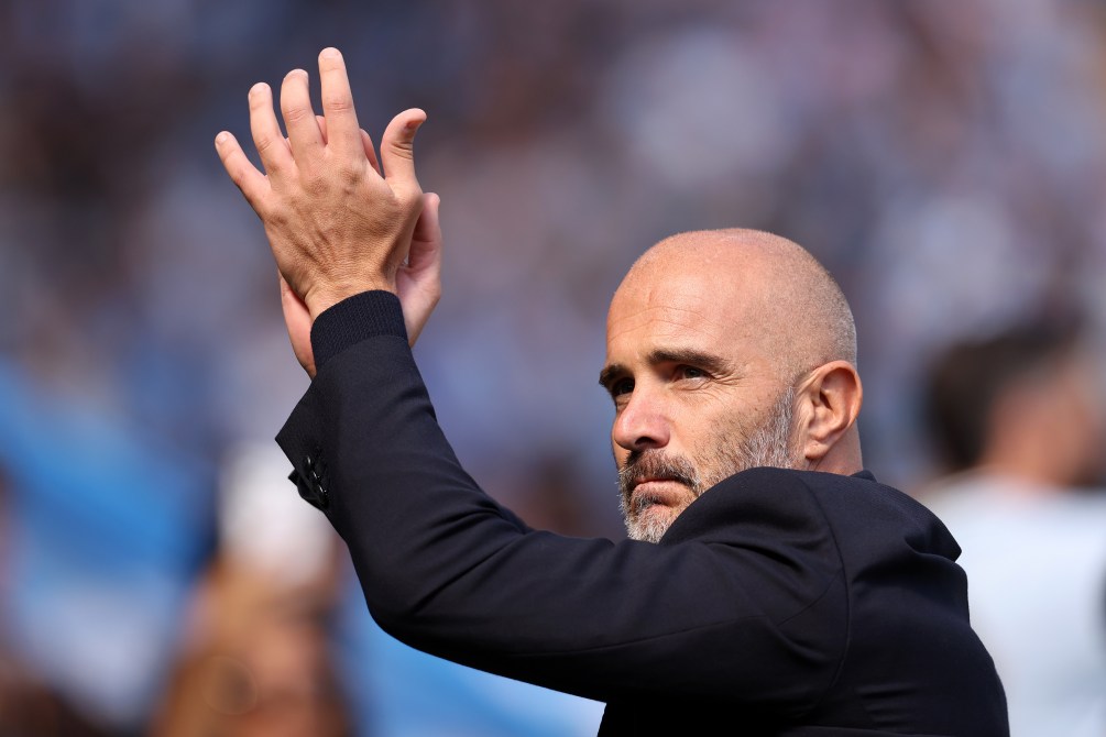 Manchester City manager Enzo Maresca applauds the supporters — his 5-0-0 start is the league's only perfect record
