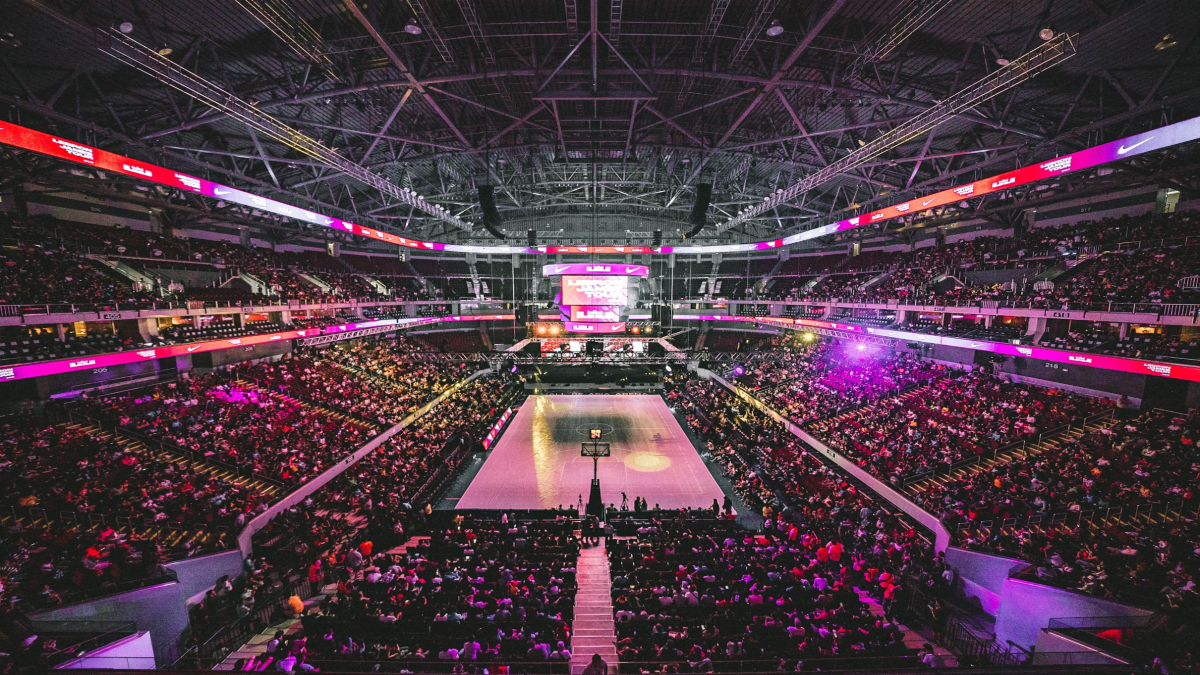 A packed NBA arena during a preseason game — Memphis and Philadelphia both finished Monday night with wins.