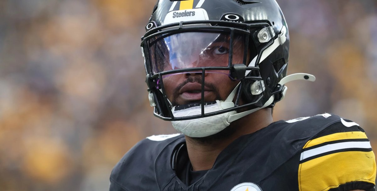Pittsburgh Steelers defensive tackle Derrick Harmon wearing a helmet on the sideline