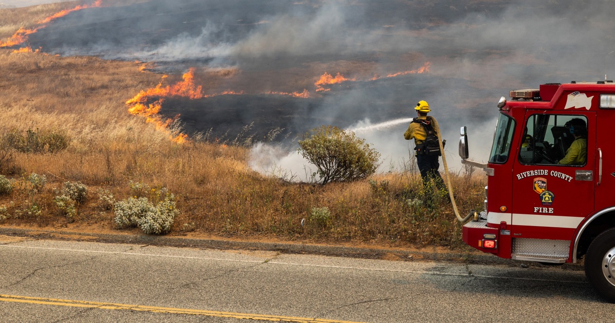 Smoke from the Pico Fire near Lake Perris