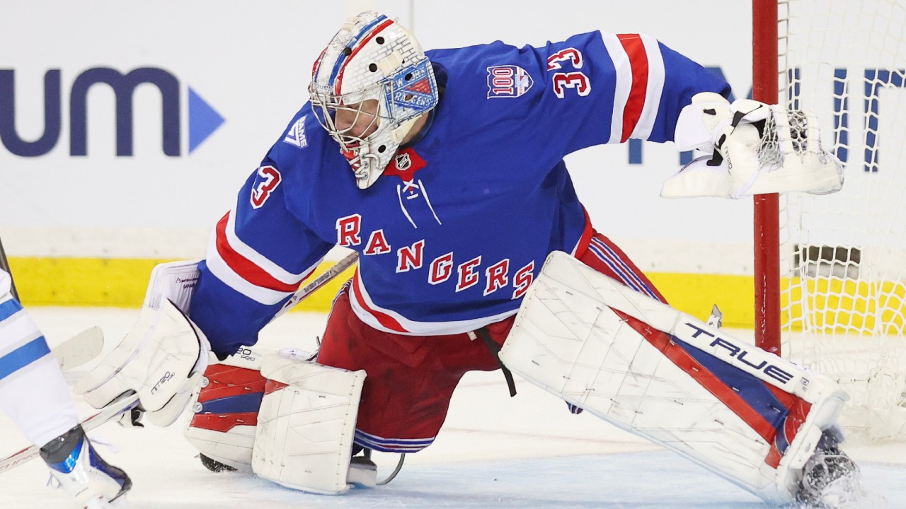 Dylan Garand tracking the play in the Rangers crease