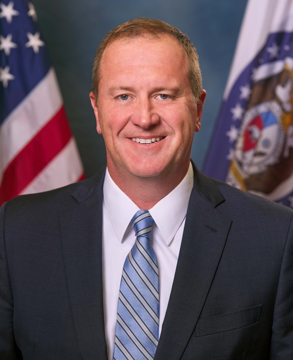 Sen. Eric Schmitt official Senate portrait