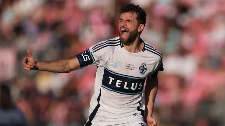 Thomas Müller in Vancouver Whitecaps colors after signing a contract extension through 2027