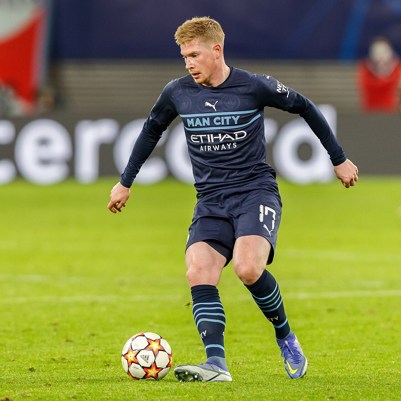 Kevin De Bruyne on the ball in a Manchester City shirt during a Champions League match at RB Leipzig, December 2021