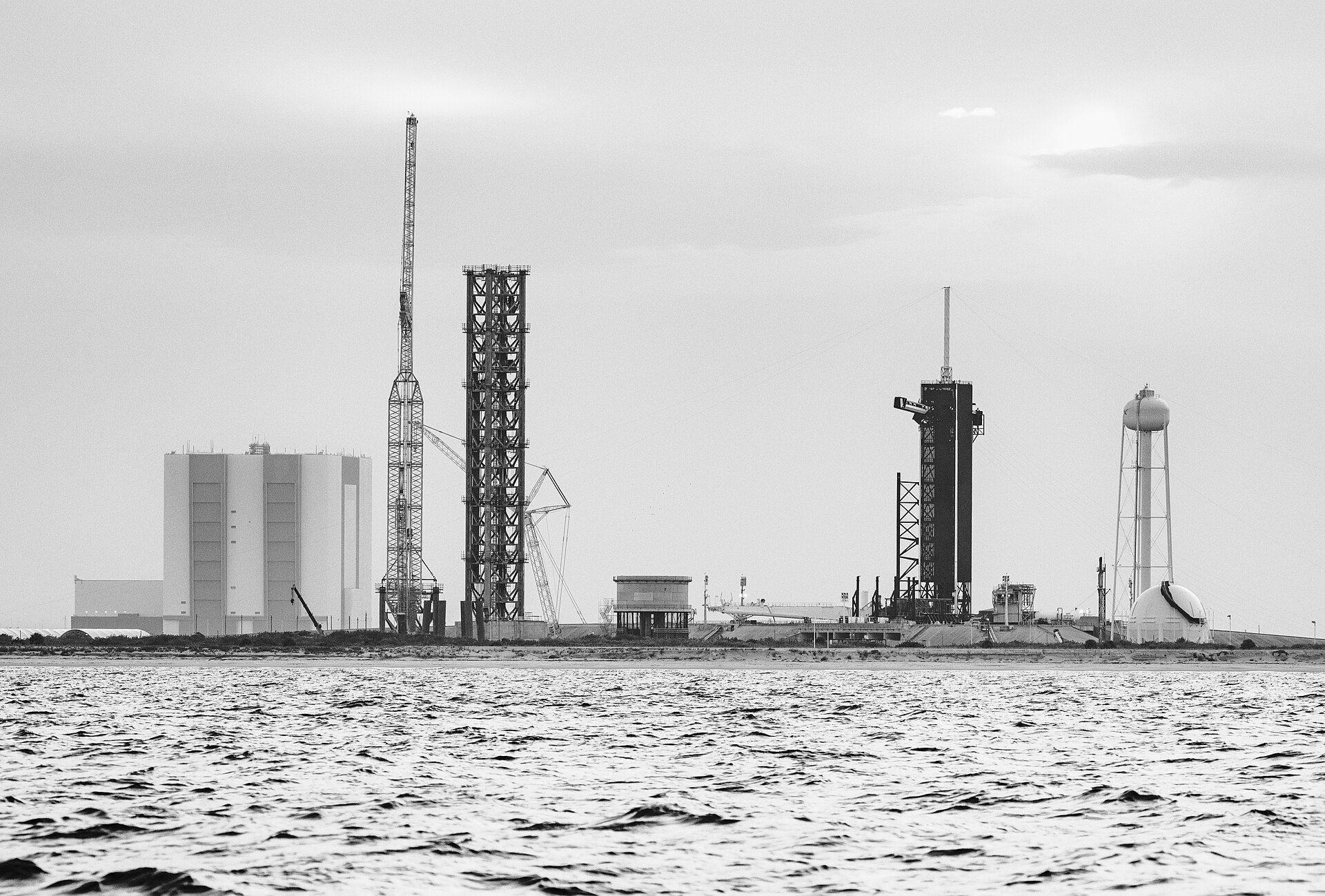 SpaceX Starship launch tower at Kennedy Space Center