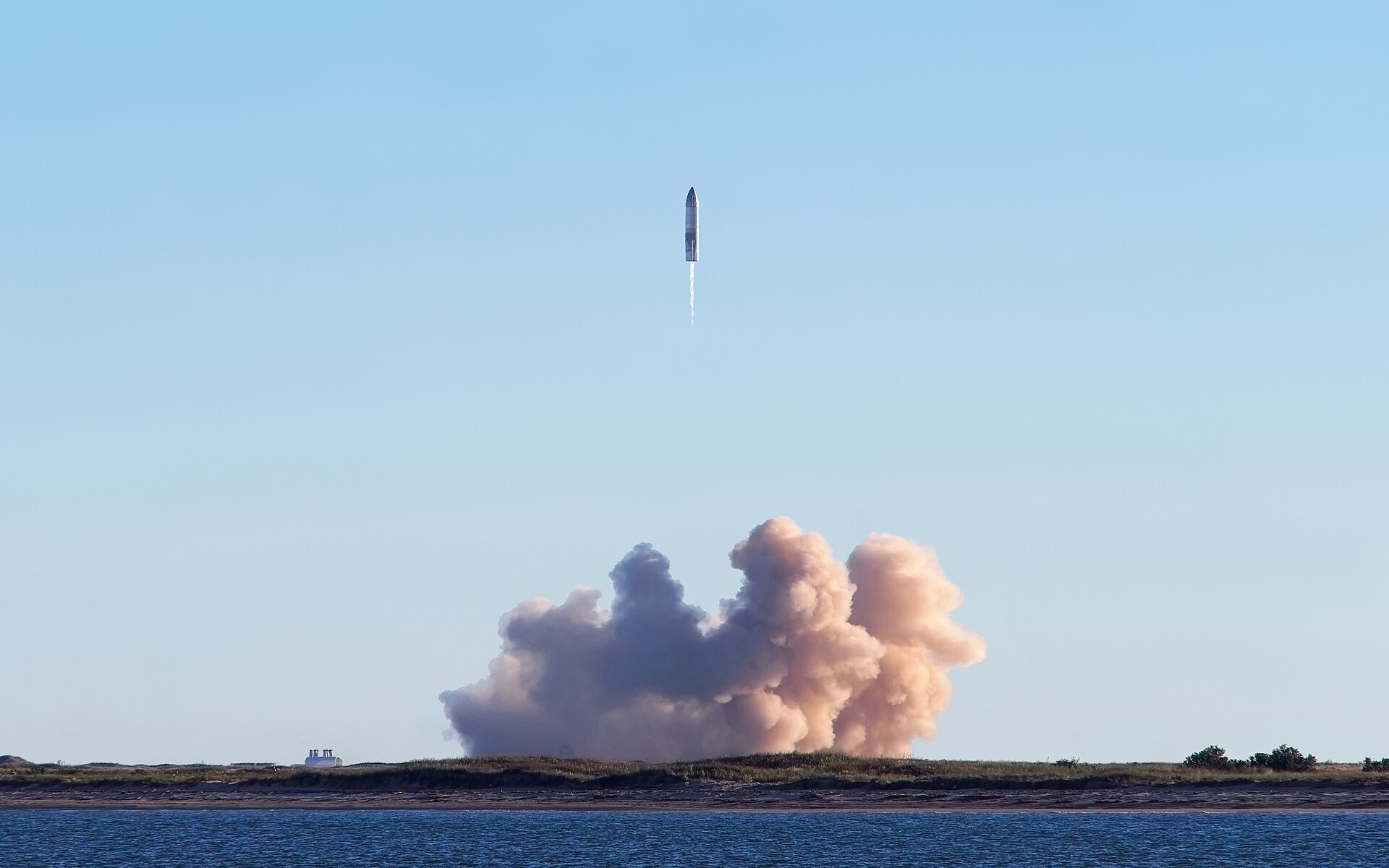 A SpaceX Starship prototype lifting off