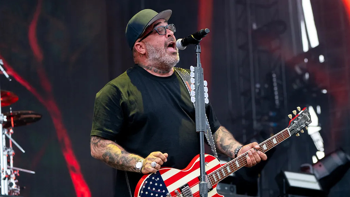 Aaron Lewis of Staind performing on tour in 2026