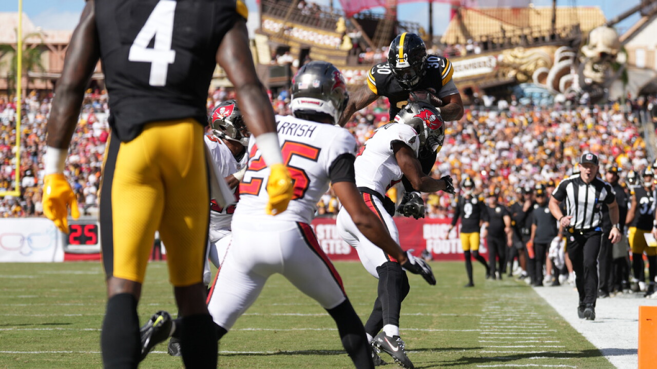 Pittsburgh Steelers running back Jaylen Warren in action against the Tampa Bay Buccaneers in Tampa on October 18, 2026