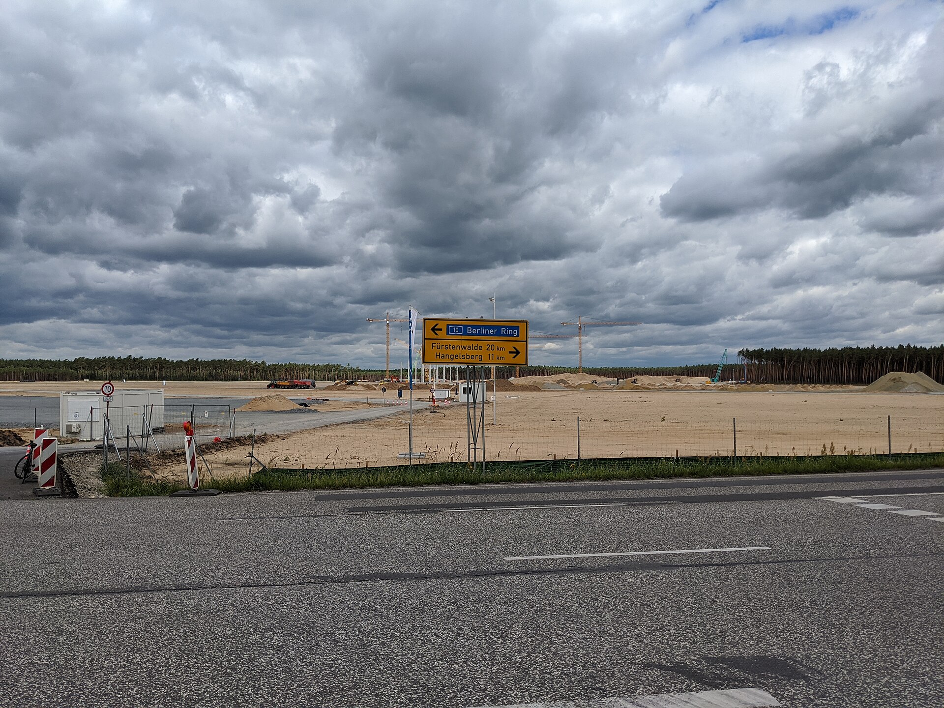 Daylight view of the Tesla Gigafactory site in Berlin-Brandenburg