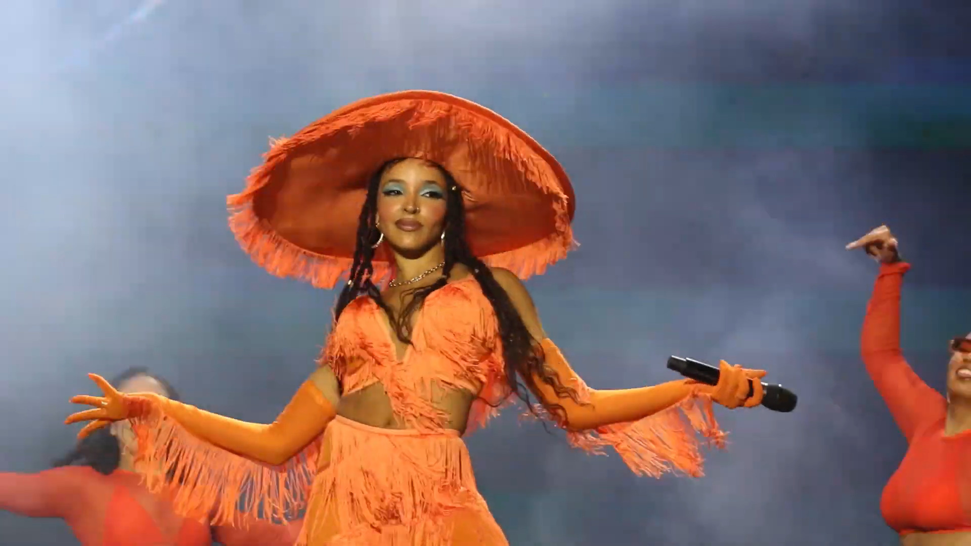 Tinashe performing at the Festival Grls! event