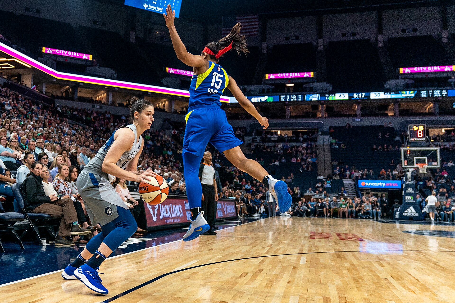 Atlanta Dream guard Allisha Gray contests a shot by Golden State’s Cecilia Zandalasini (file photo)