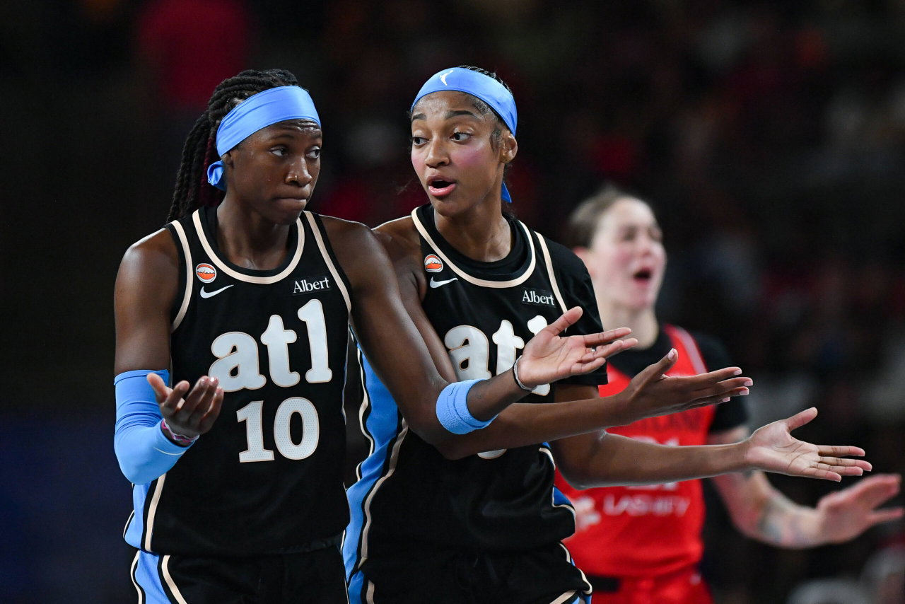 Rhyne Howard (10) and Angel Reese of the Atlanta Dream