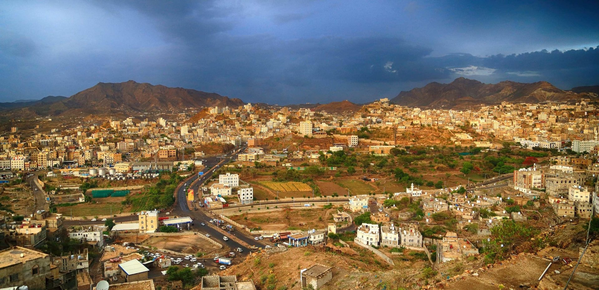 Street view in Taiz, Yemen