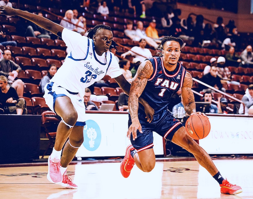 Florida Atlantic Owls men's basketball in game action