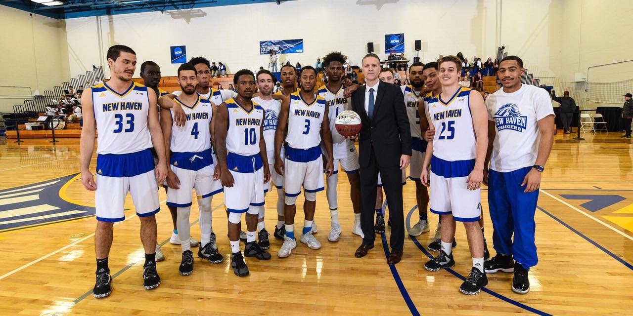 New Haven Chargers men's basketball team with head coach Ted Hotaling