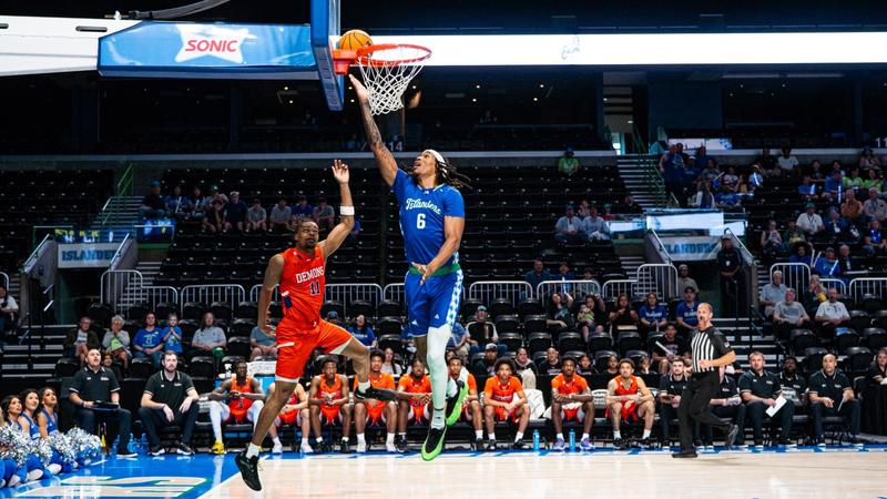 Texas A&M–Corpus Christi Islanders dunking in game action